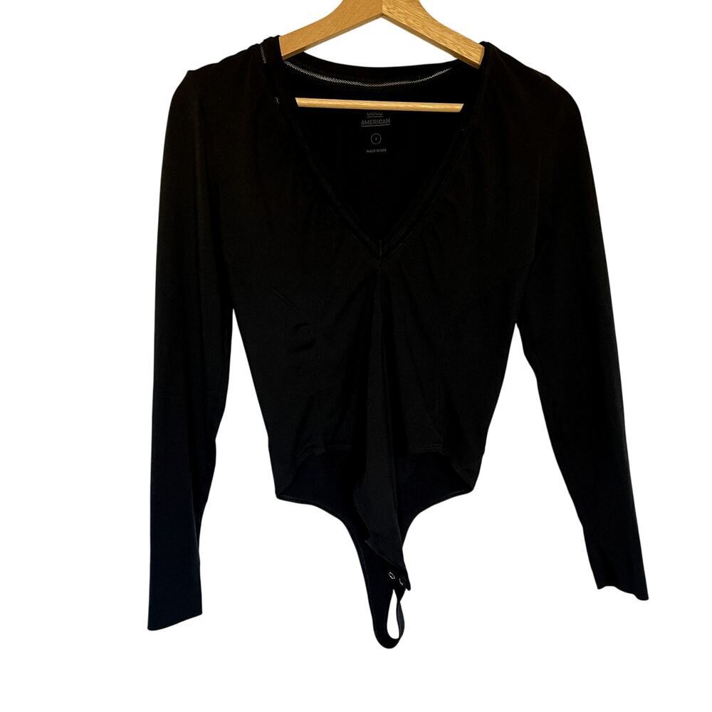 Good American v-neck long sleeved black bodysuit lace neckline women's size L